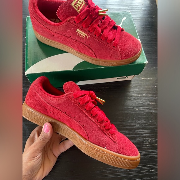 Women Puma suede shoes - Picture 5 of 7